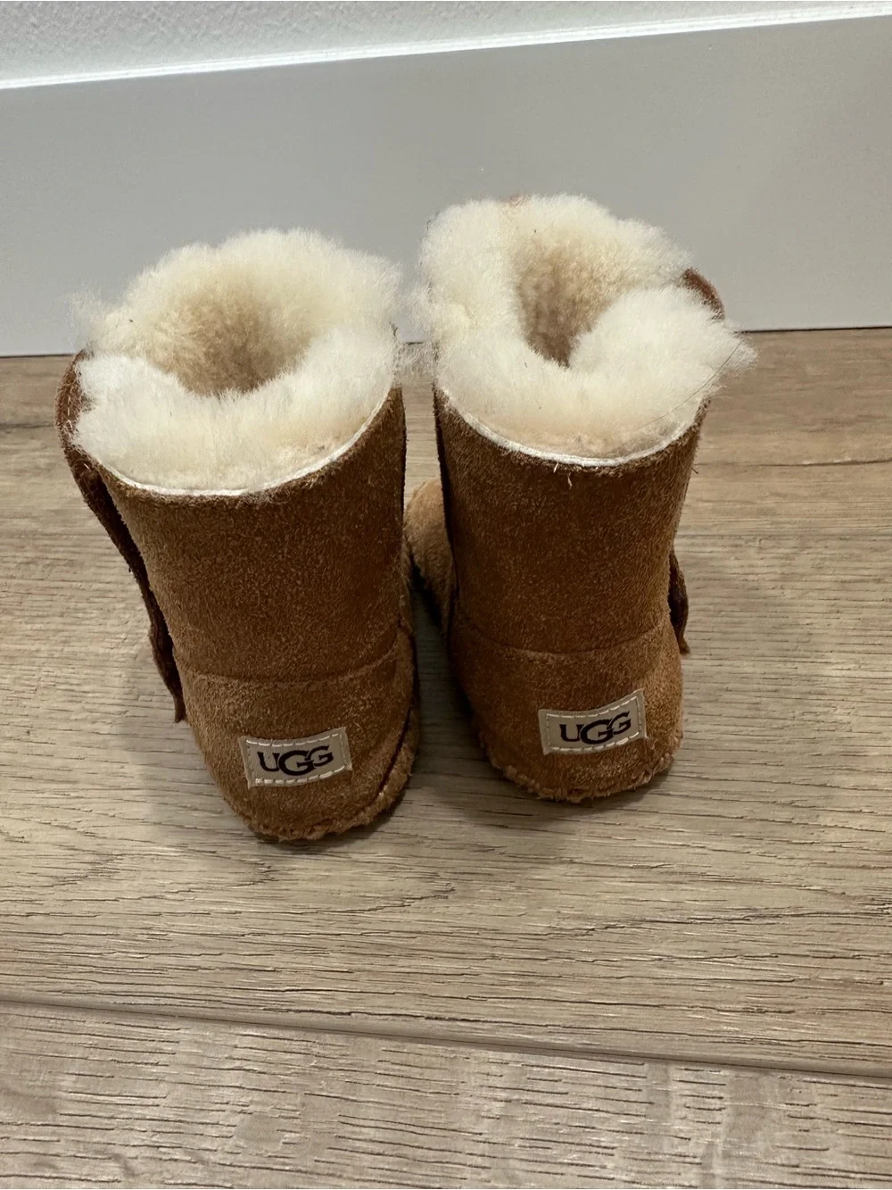 Ugg Caden 4/5 Baby Shearling Lined Suede Baby Booties — Camel chestnut brown tan